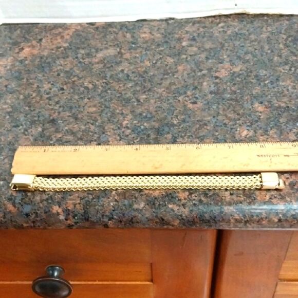 Gold Titanium Chain Bracelet With MAGNETIC Closure...NEW - Picture 1 of 4